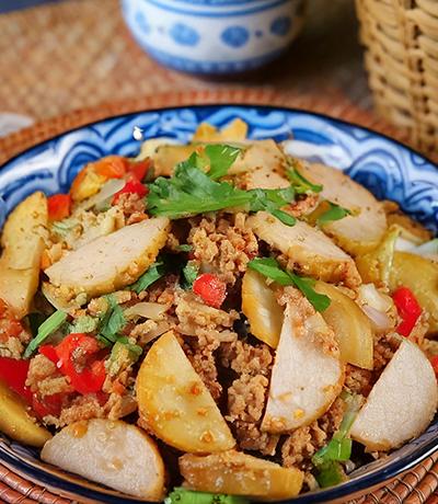 ลาบอีสานหมูยอหนังหมู